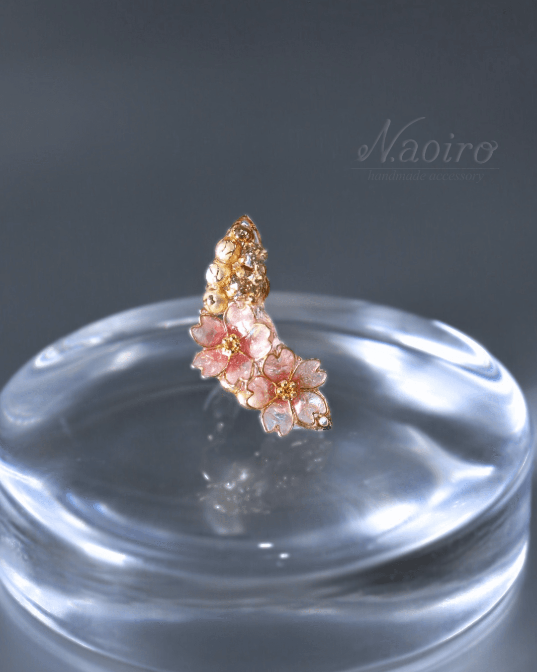 桜のイヤークリップ1枚目の画像